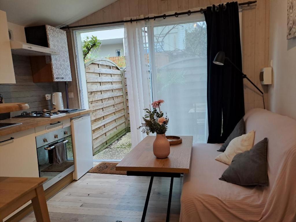 Joli Studio Au Calme Dans Un Jardin Privatif Ouistreham Buitenkant foto