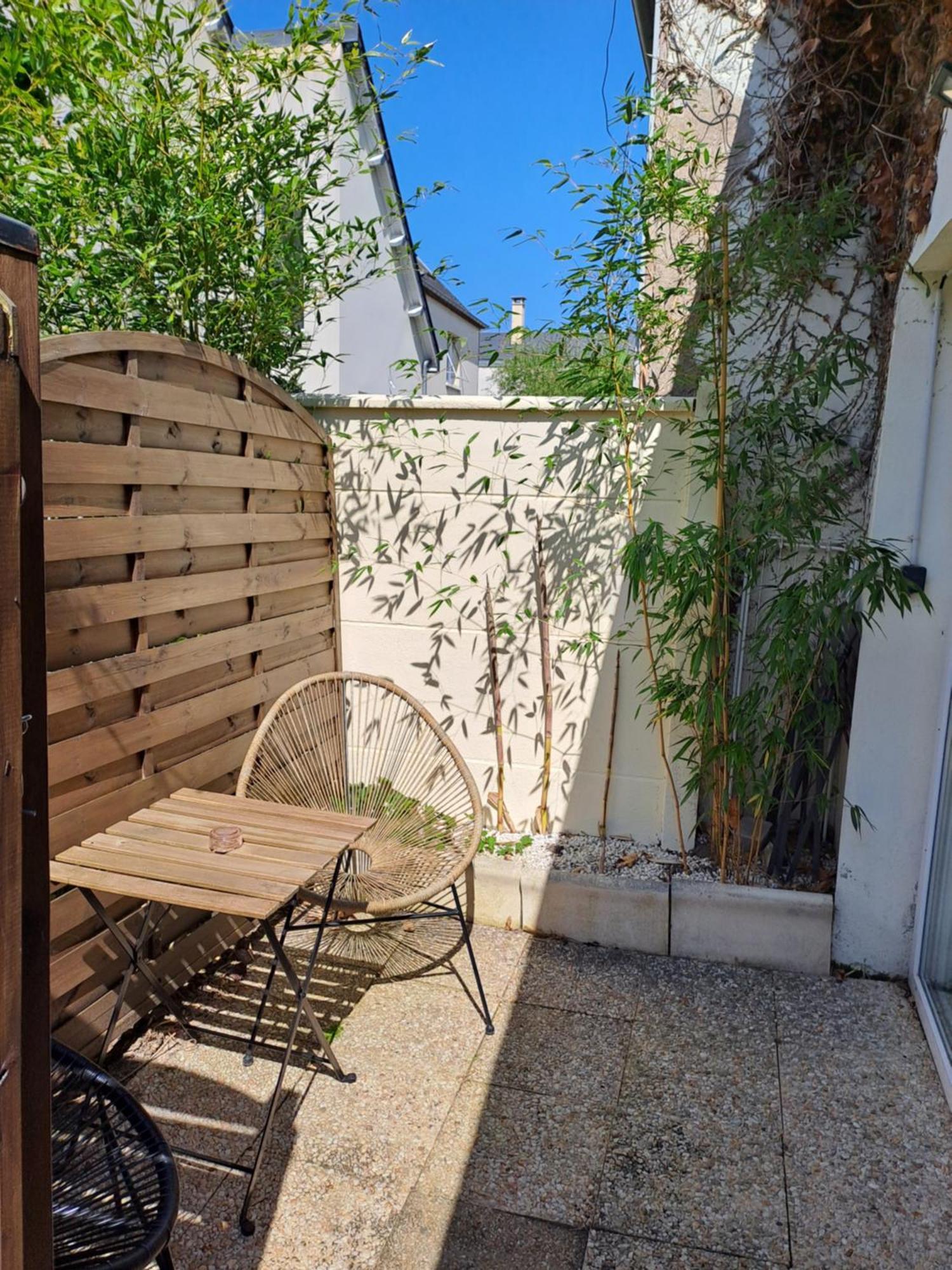 Joli Studio Au Calme Dans Un Jardin Privatif Ouistreham Buitenkant foto